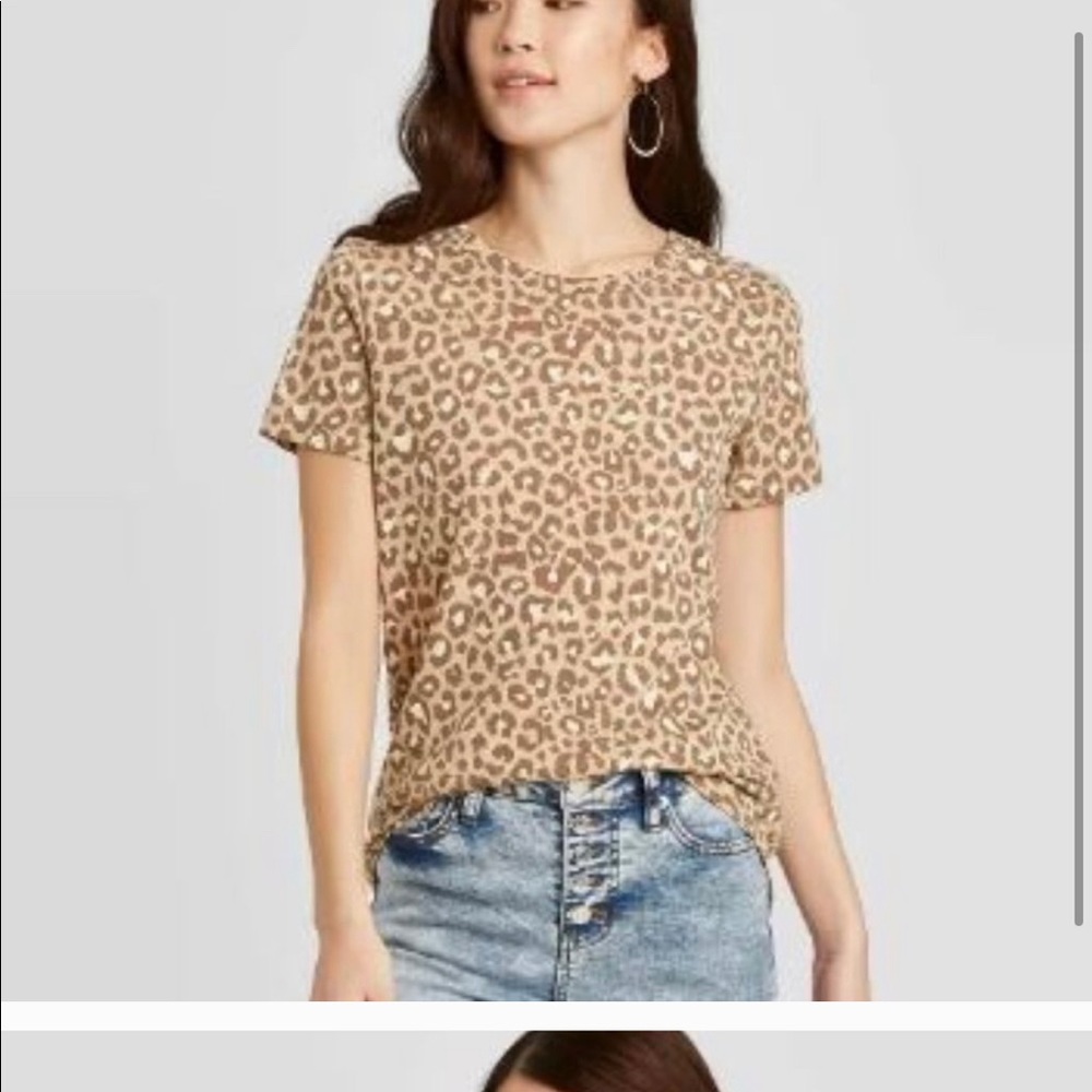 Zoe + Liv tan leopard print tee